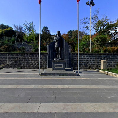 Atatürk Anıtı