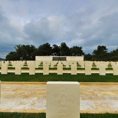 Mezar Taşı 2