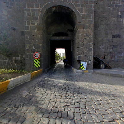 Urfa Kapısı İç